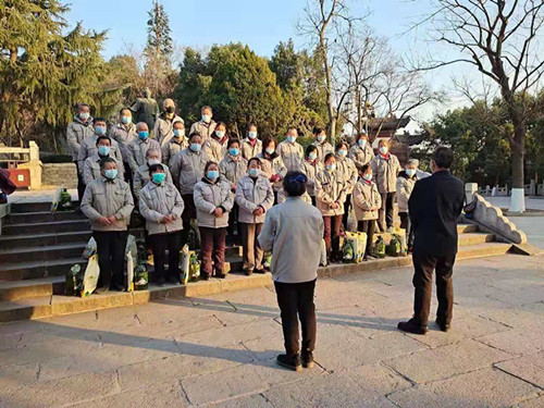 江城清洗为全体员工发放春节福利