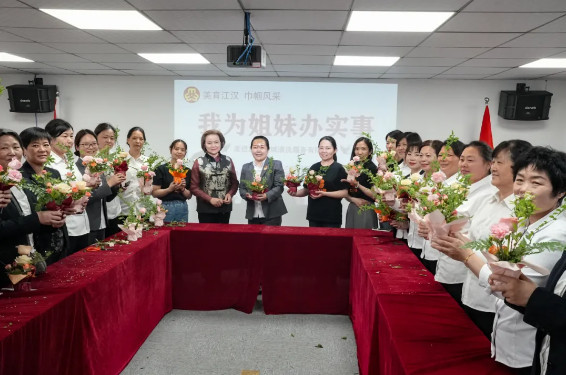 花漾时光，巾帼巧手享春色